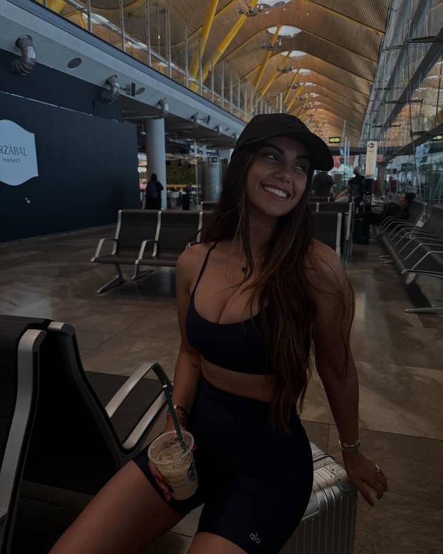 FOTO KAKVE LJEPOTICE! Ima li Španjolska najljepše WAGS-ice? Evo koga ljube Olmo i društvo...