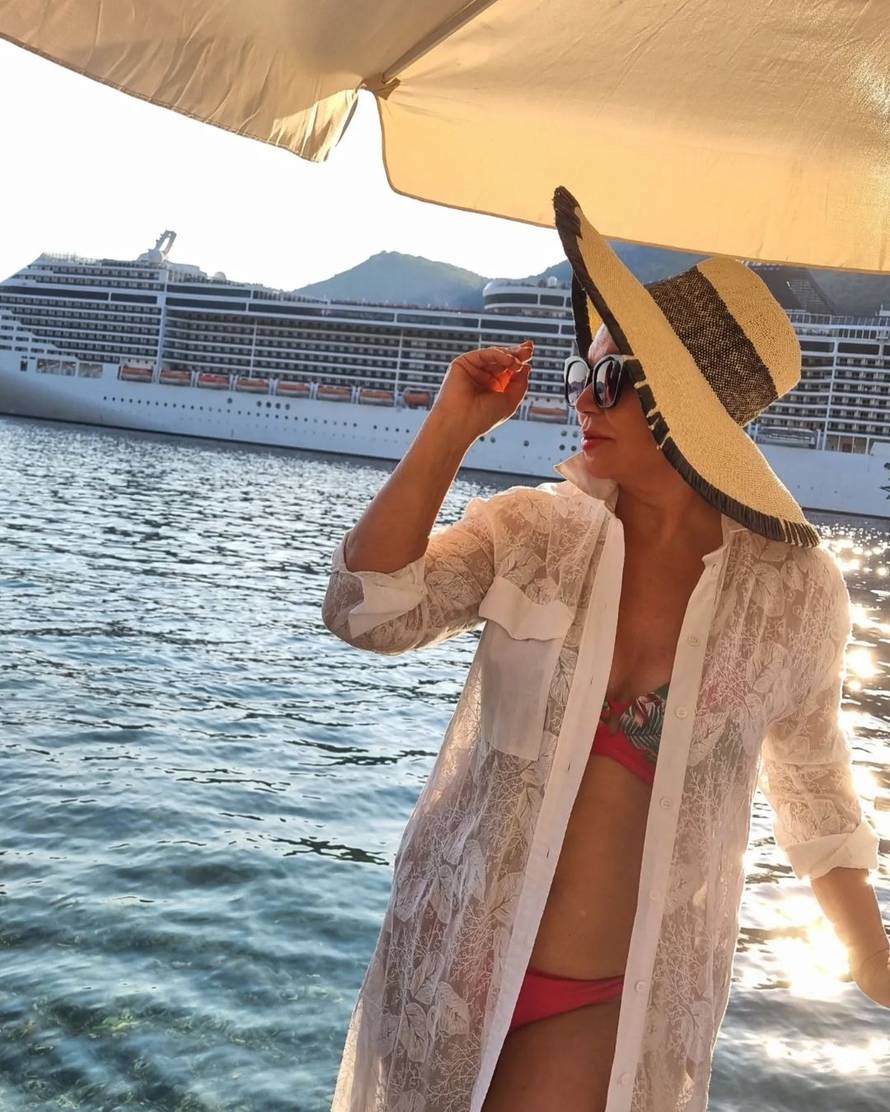 Kao da ne stare! Figuru u badiću ponosno pokazuju, a takvim tijelima pozavidjele bi i mlađe