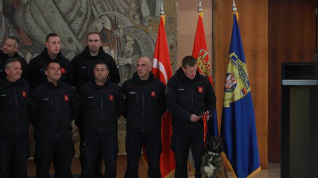 Beograd: Svečani doček vatrogasaca i spasilaca koji su pružili pomoć Turskoj nakon razornog potresa 