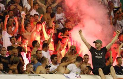 Torcida apelira na navijače Hajduka da ne prave bakljadu