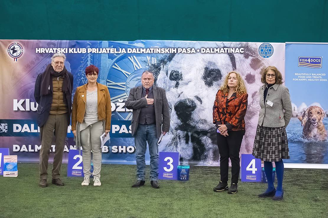 Na fešti dalmatinskih pasa ta je naša pasmina dobila svoje likere, čokolade, čak i vina!