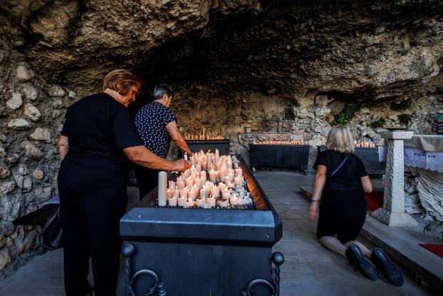 Makarska:  Svečana koncelebrirana misa u marijanskom svetištu Gospe Lurdske u Vepricu