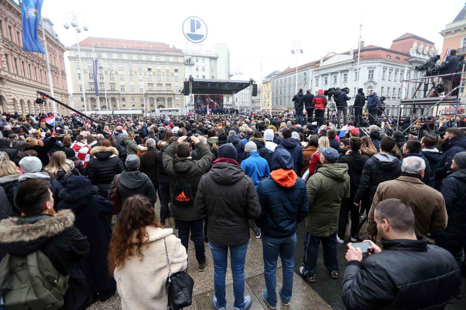 'Kauboji' proslavili srebro na Trgu: Predstavili 'novu himnu'
