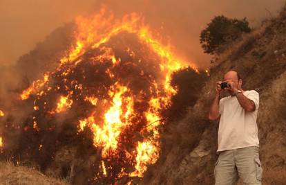 Požar kod Los Angelesa je zahvatio 50.000 hektara