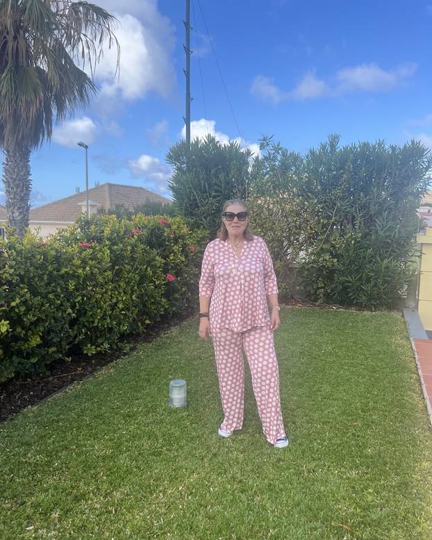 FOTO Mama Cristiana Ronalda nosi komplet od samo 17,99 €