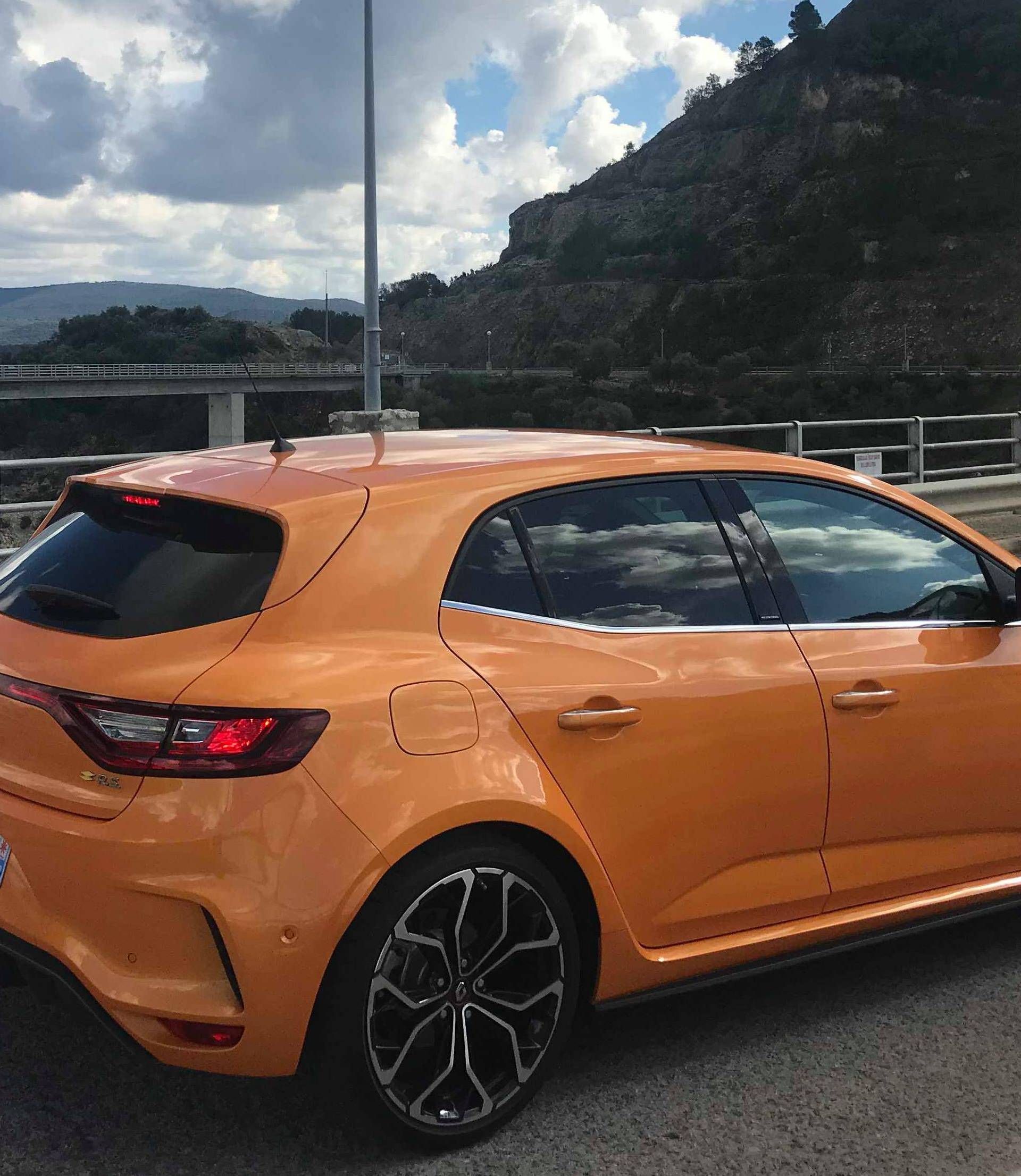 Vozili smo Megane RS sa 280 KS: Može li on parirati Hondi?