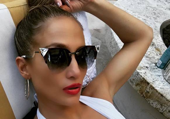 Seksi J.Lo na udaru kritičnih fanova: I njoj su našli manu