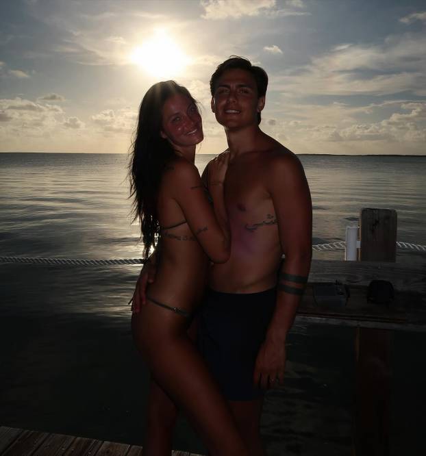 FOTO Argentinski as dobio prvo dijete! Prekrasna Oriana 'cvate' od sreće, uskoro sele iz Rima?