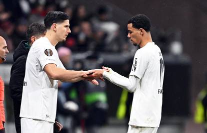 Igrač zbog kojeg je 'vatreni' pao u drugi plan napušta Eintracht?