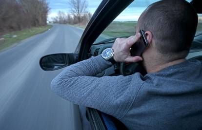 Koristite mobitel dok vozite? Mogli bi vas kazniti s 1000 kn