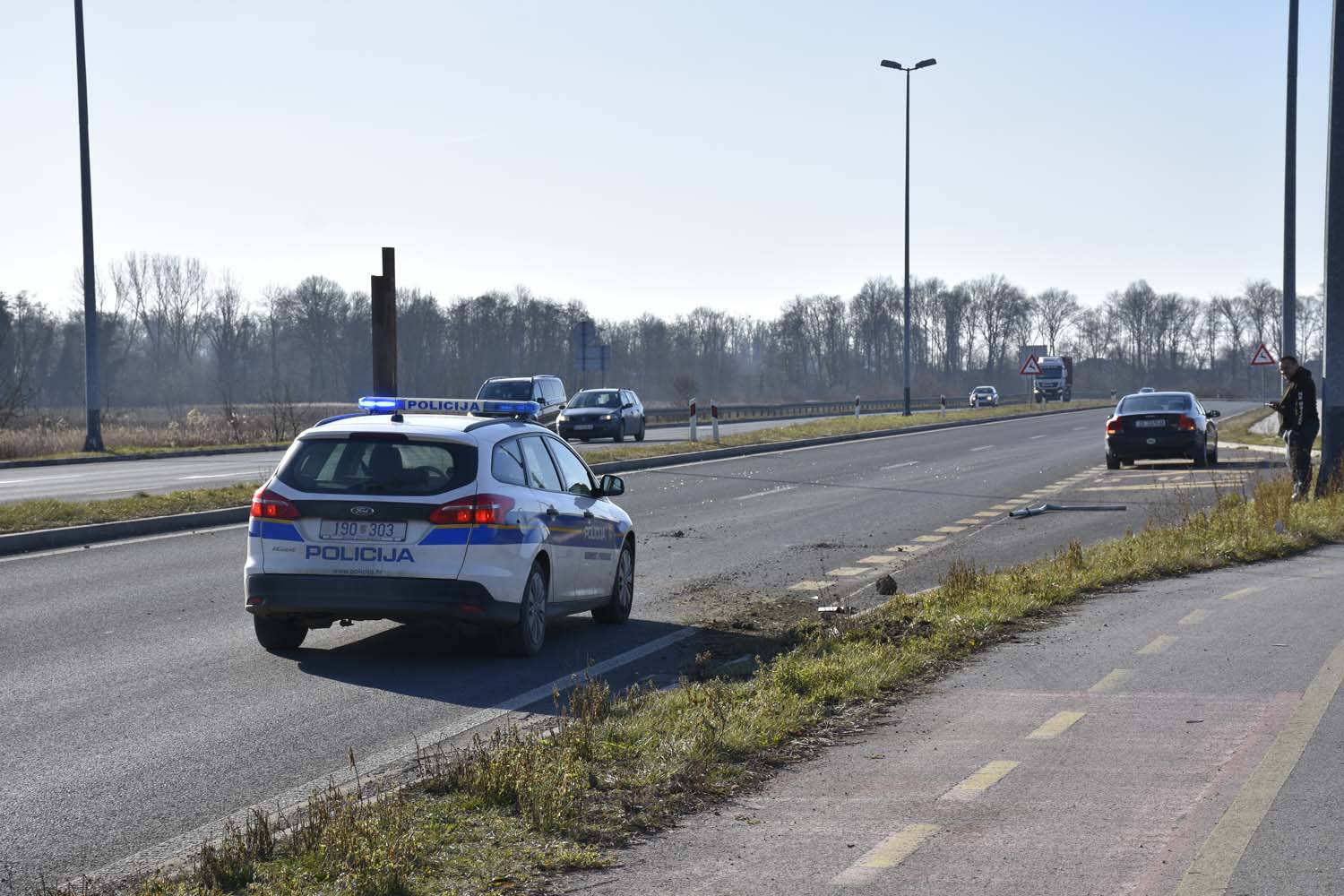 Detalji nesreće kod V. Gorice: Vozačica (77) udarila u znak pa u krivom smjeru vozila 1,2 km!