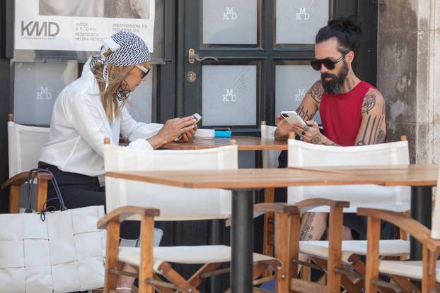 Dubrovnik: Đurđa Tedeschi i Božo Vrećo na Stradunu