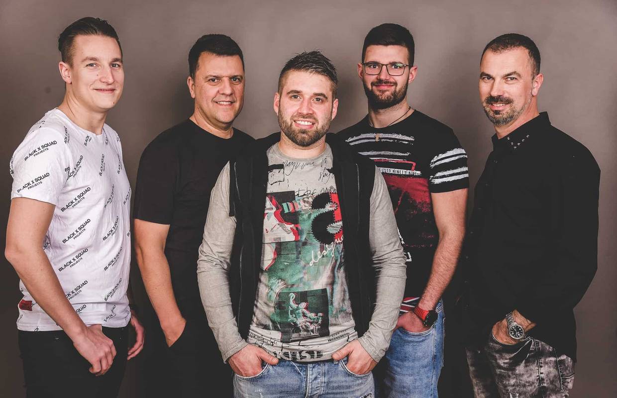 D'Beni bend ima online svirku povodom dana zaljubljenih...