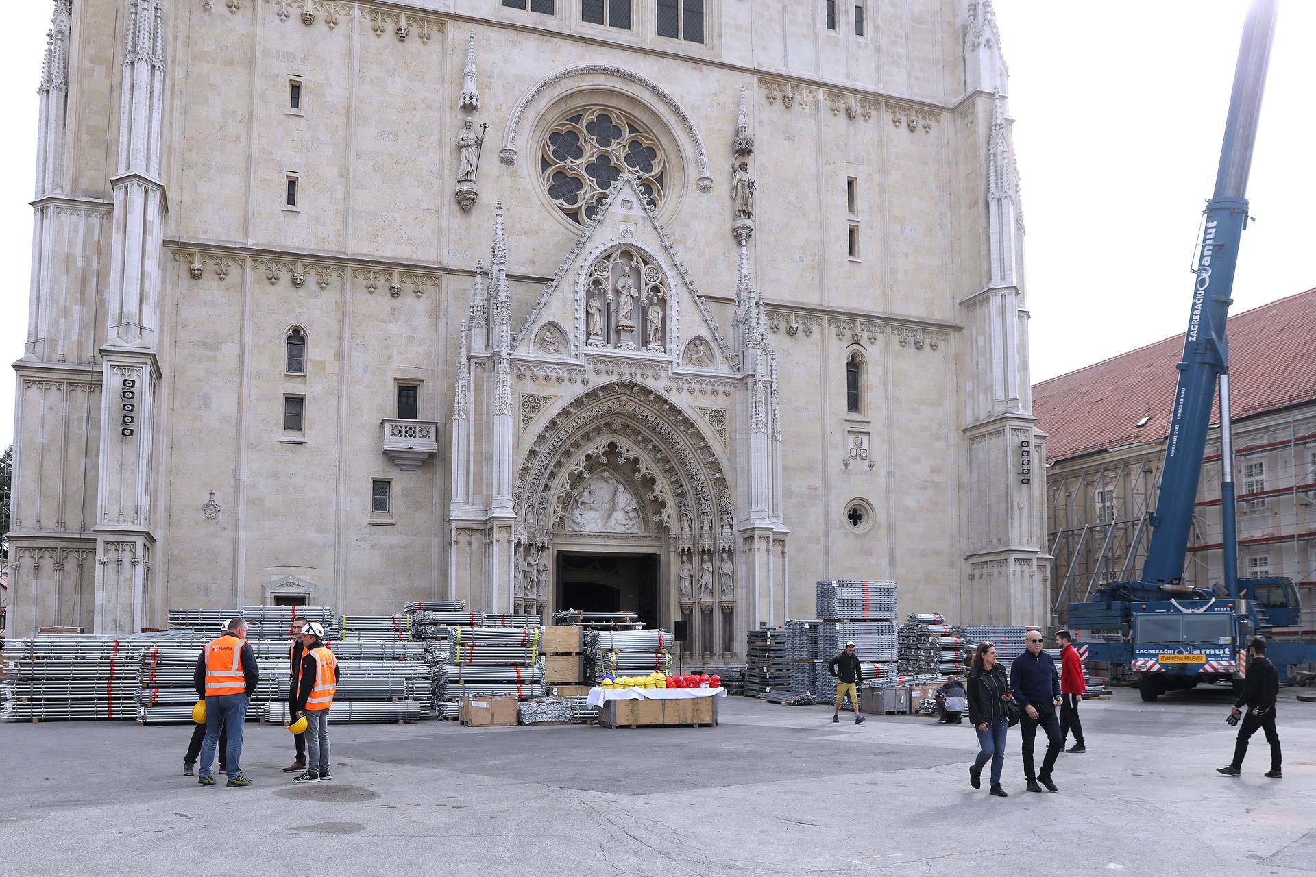 Zagreb: Nadbiskup Bozanic blagoslovio pocetak radova na obnovi kompleksa katedrale 
