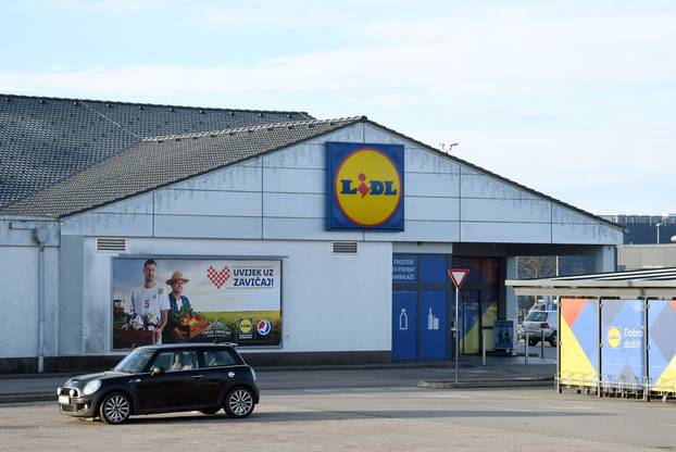 Sisčani su se priključili bojkotu trgovina i kafića 