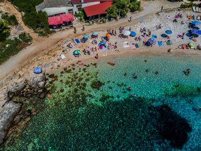 Čarobna uvala iz zraka: Tu se skriva najljepši hrvatski otočić