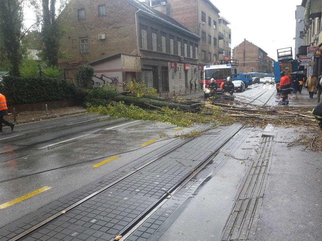 Bilanca Teodora:  Jedna smrt, deseci ozlijeđenih i velika šteta