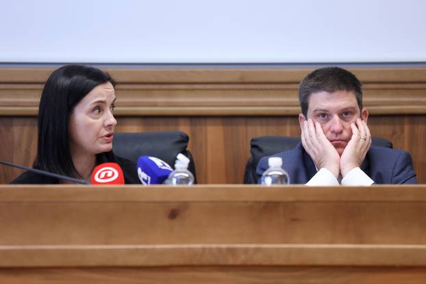 Crikvenica: Ministrica Marija Vučković i ministar Oleg Butković sudjelovali su na dodjeli ugovora za sanaciju i zatvaranje odlagalište otpada "Kalvarija"