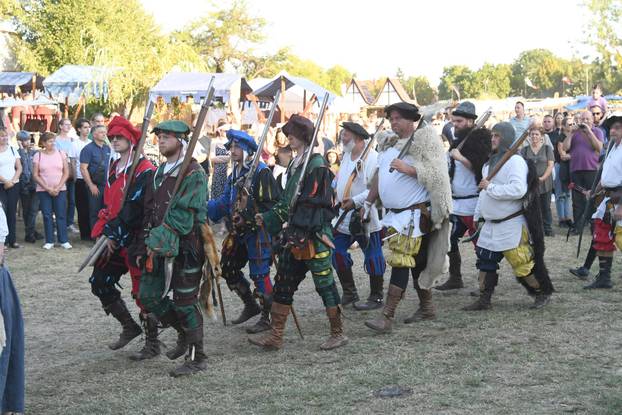 Doček kralja Ludovika Anžuvinca na Renesansnom festivalu u Koprivnici