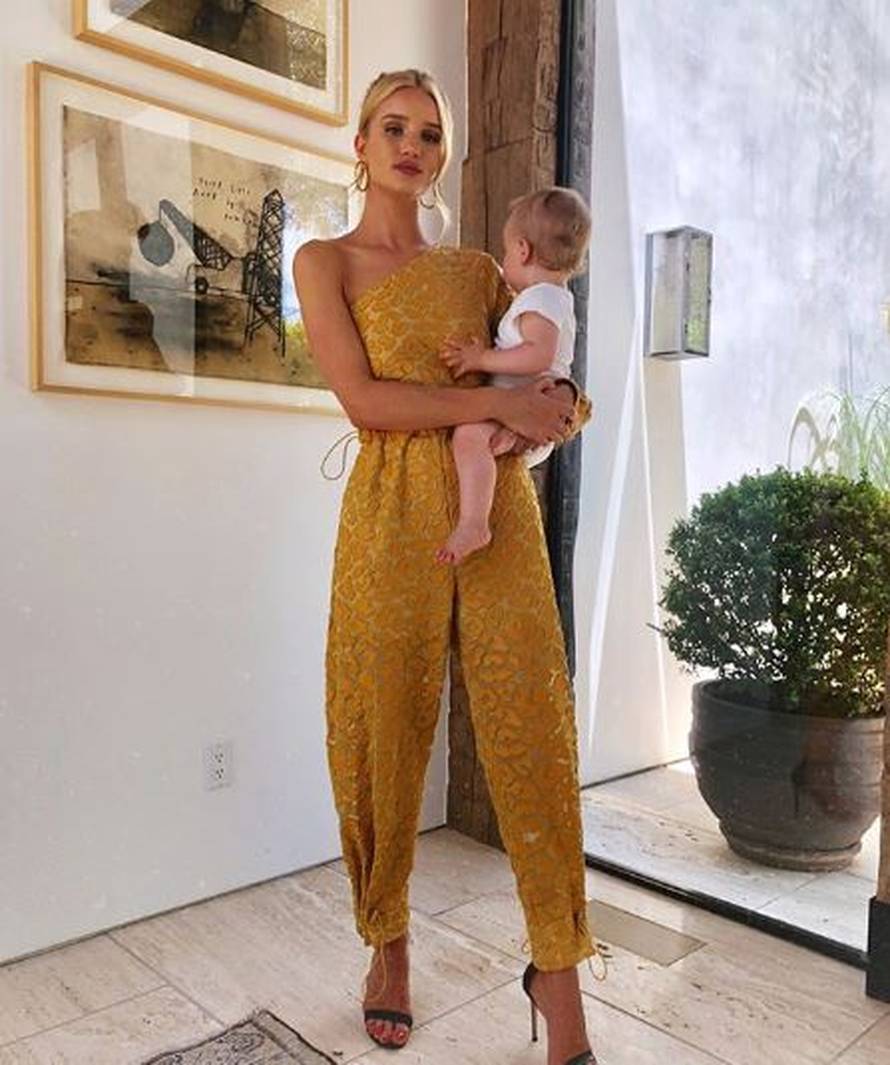 Žena akcijskog junaka hvali se donjim rubljem: Bez greške si