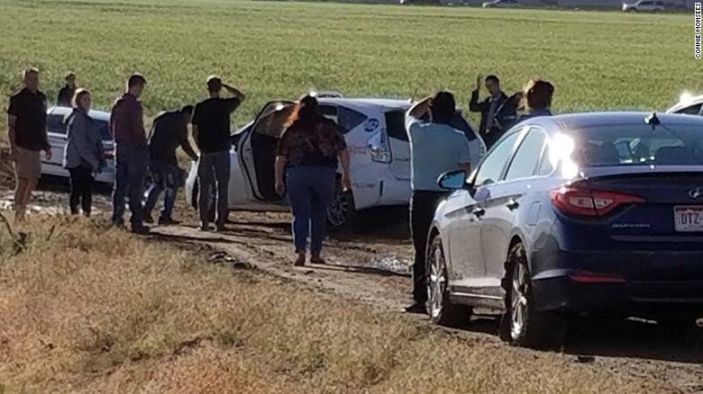 Stotinu vozača poslušalo upute Googlea.  Svi su zapeli u blatu