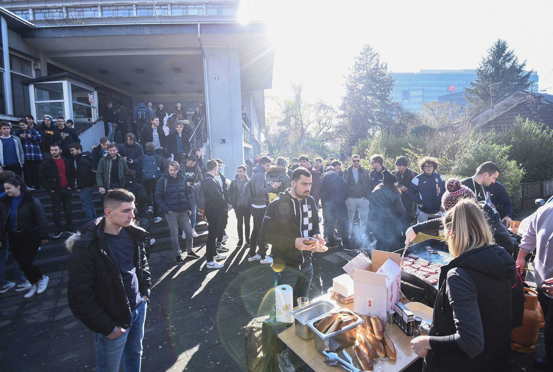 Zagreb: Studenti FSB-a prosvjeduju zbog zatvaranja menze