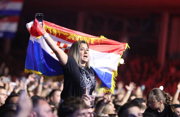 Dugopolje: Thompson održao koncert na prepunom stadionu Hrvatskih vitezova