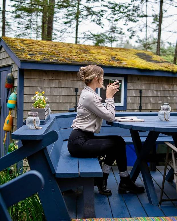 FOTO Ovo je najseksi pekarica koju ćete danas vidjeti: Mijesi tijesto i osvaja izgledom