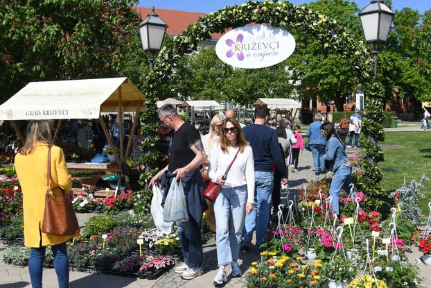Obilježavanje Dana grada Križevaca uljepšano je cvjetnom manifestacijom "Križevci u cvijeću"