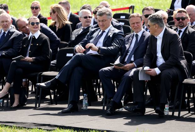 Susret Milanovića i Plenkovića u Jasenovcu, no bez rukovanja