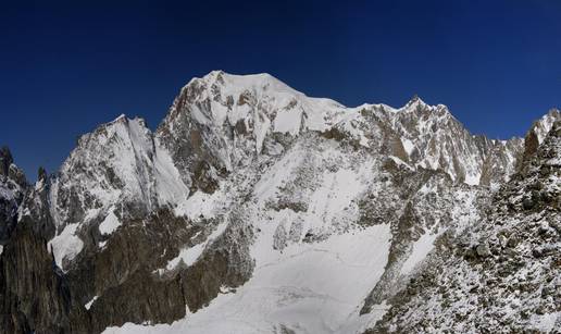 Ledenjak na Mont Blancu samo što se nije odlomio, u tijeku je evakuacija stanovnika i turista