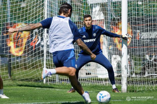 FOTO Dok neki odmaraju na Bledu, hajdukovci prolijevaju znoj! Livaja leti na treninzima
