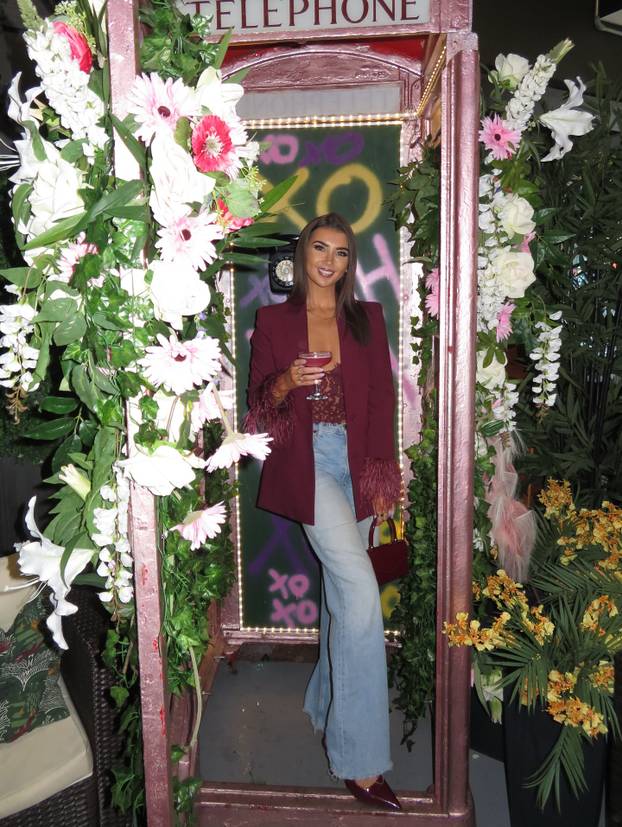 FOTO Zbog fatalne ljepotice je premierligaš dobio nove fanove