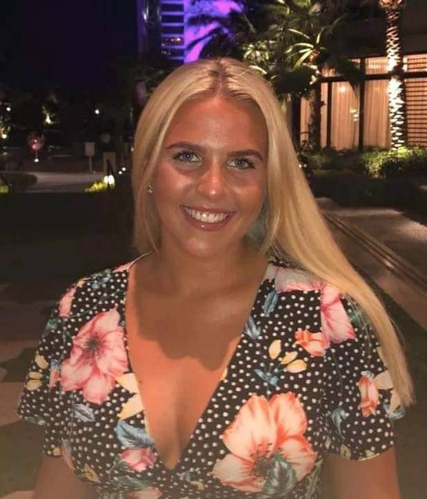 FOTO Fotkala se uz Arsenalovu zvijezdu, 'pobrkali' su je za njegovu djevojku: 'Odvratni ste'