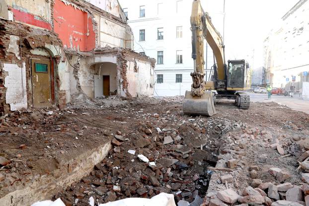 Srušena je zgrada na uglu Đorđićeve i Petrinjske koja je bila simbol zagrebačkog potresa