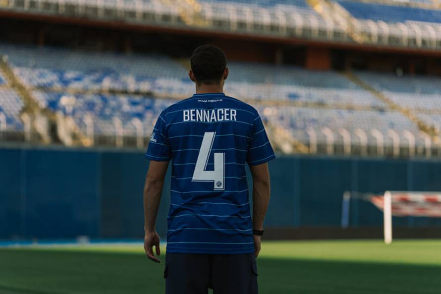 FOTO Bennacer prošao liječnički i potpisao za Dinamo. Suigrač mu je prepustio broj na dresu