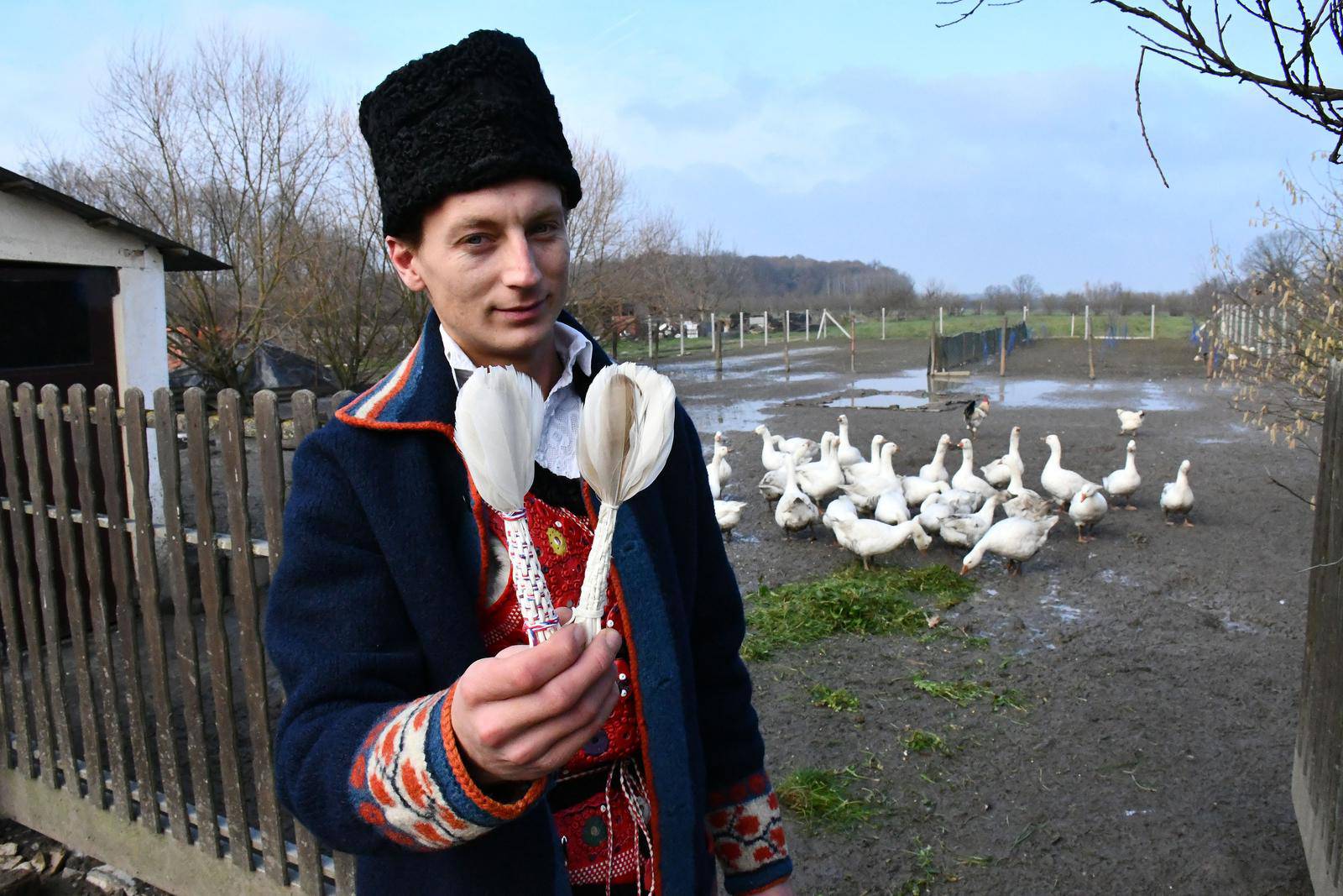 Mala Kopanica: Darko Radičević od guščjeg perja izrađuje peruškice - zaboravljeno kuhinjsko pomagalo