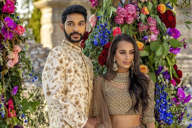 U pulskoj Areni, jednom od najljepših antičkih spomenika, upriličeno je snimanje raskošnog indijskog vjenčanja