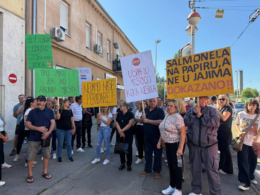 VIDEO Prosvjed ispred instituta: 'Nemoguće da su svih 163.000 koka pozitivne na salmonelu'