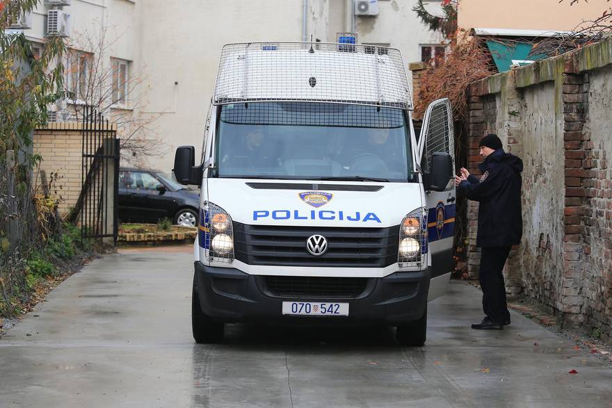 Ukrale 2,4 milijuna &euro; kroz 20 godina. Evo kako su muljale uhi&cacute;ene osje&ccaron;ke bankarice!