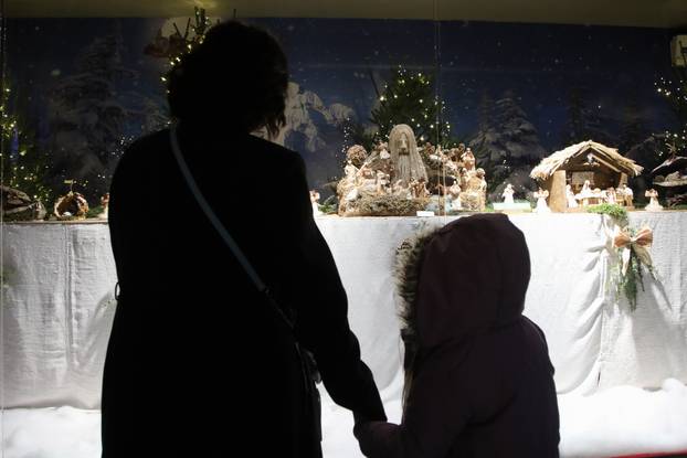 24sata Zagreb: Otvorenje izložbe jaslica Peggy Malbase