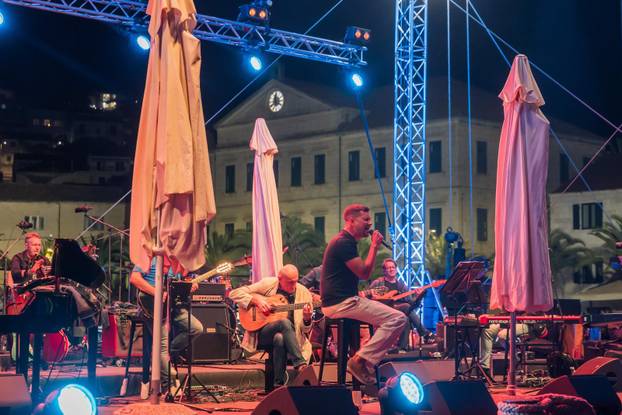 Vela Luka: Generalna proba koncerta Trag u Beskraju