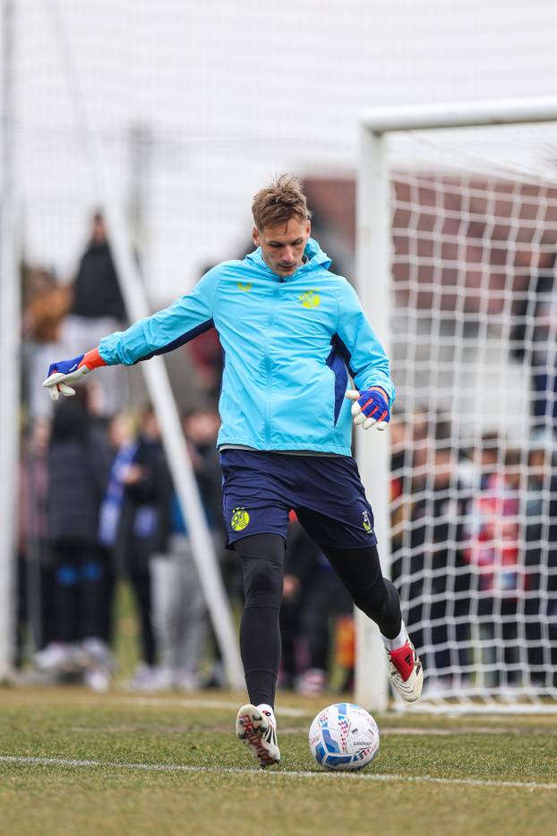 Bjelovar i Dinamo sastali se u osmini finala Hrvatskog nogometnog kupa, zagrijavanje