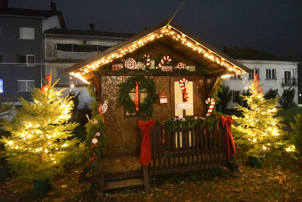 Grubišno Polje: Središte grada zabljesnulo u Adventskom ruhu