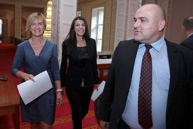 Zagreb: Nasmijana i radosna Josipa Rimac prisegnula u Saboru te postala zastupnica, 18.09.2015.