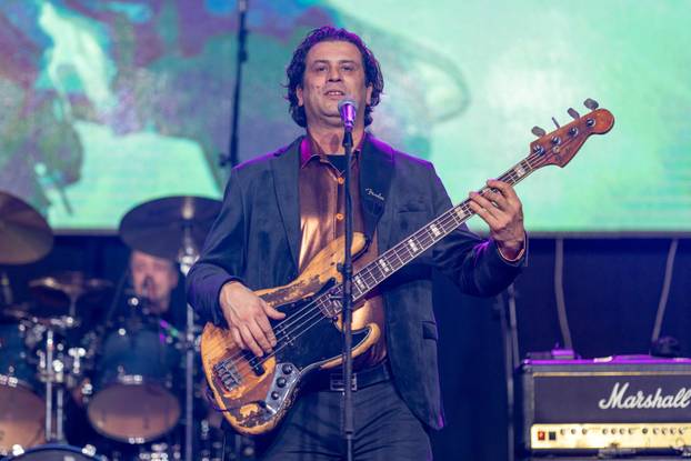 Županja: 13. božićni koncert Opće Opasnosti i prijatelja