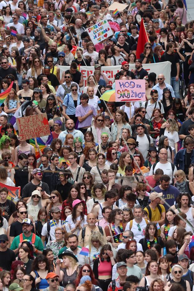 Zagreb: 25. Povorka ponosa LGBTIQ zajednice "Korak po korak, iskorak!"