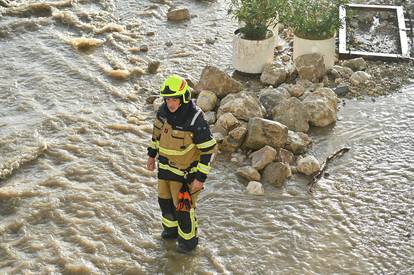 FOTO Pogledajte katastrofalne posljedice poplave u Podgori