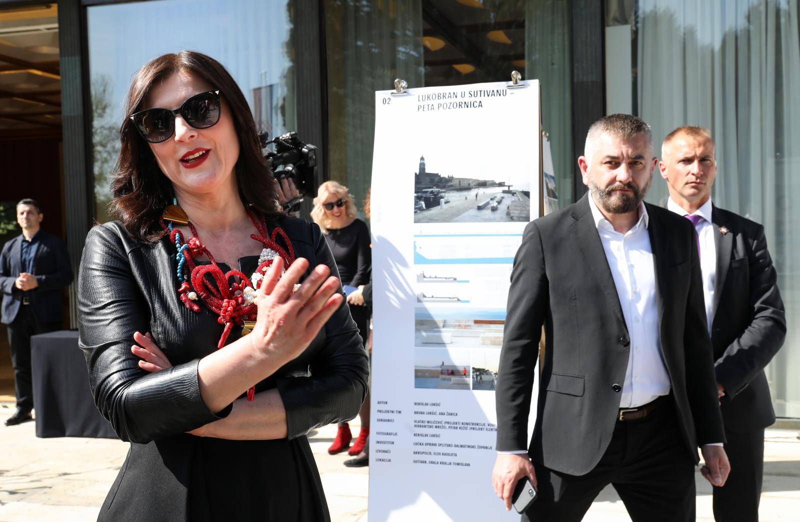 Zagreb: Predsjednik Milanović u društvu supruge Sanje na otvorenju izložbe na Pantovčaku