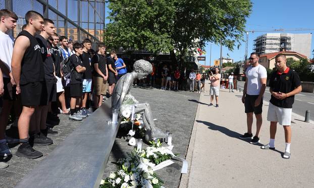 Šibenik: Kod spomenika na Baldekinu obilježena 33. obljetnica smrti Dražena Petrovi?a